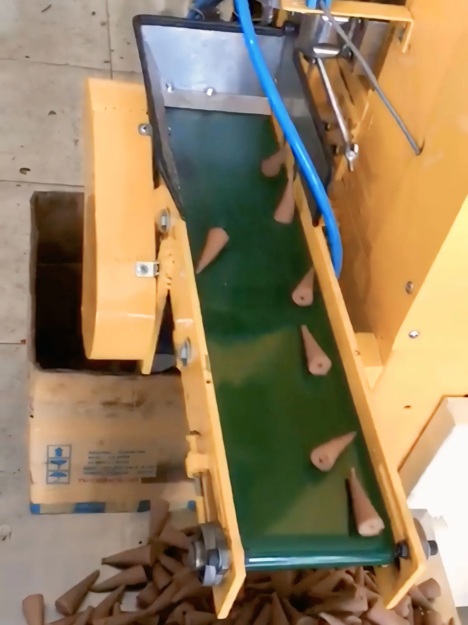 Cone incense making machine 2
